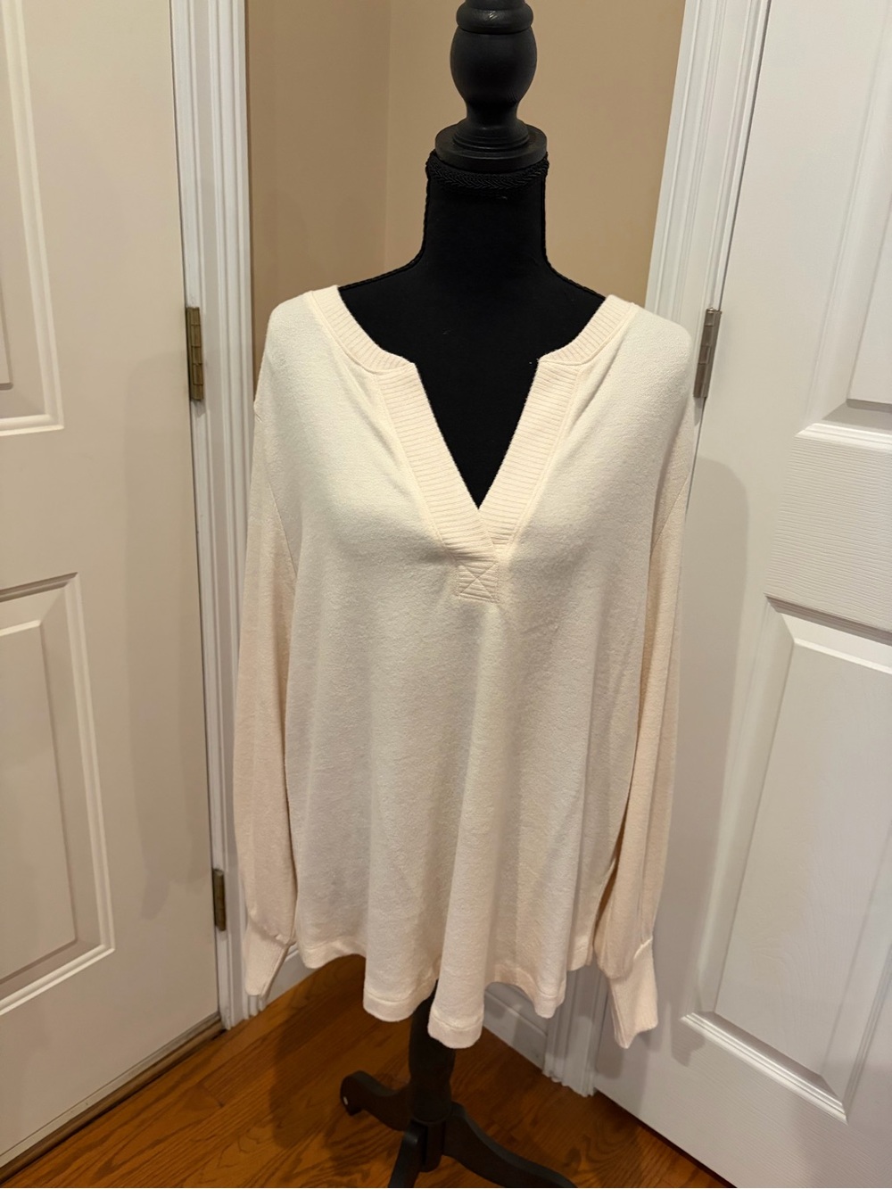 Buffalo David Bitton Cream V-Neck Lightweight Pullover
